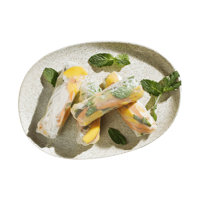 Spring rollsy z kurczakiem, awokado i mango