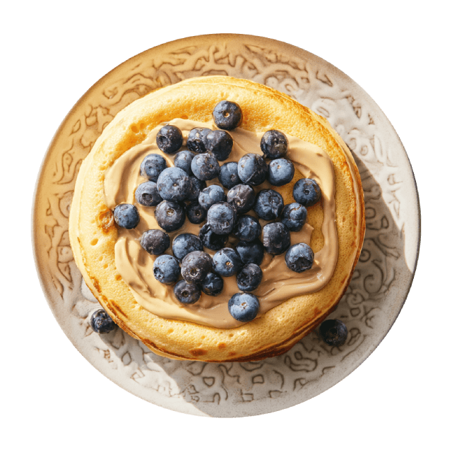 Omlet biszkoptowy z kremem orzechowym i borówkami